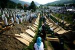 skyldfølelse. Danske soldater blev vidne til massegrave i forbindelse med etnisk udrensning ved blandt andet Srebrenica under den jugoslaviske borgerkrig. De havde ikke mandat til at gribe ind og blev grebet af magtesløshed, fortæller chefen for Forsvarets Veterancenter. 