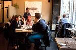 Moderne. Værksted 1751 har fortrængt den vildskab og fandenivoldskhed, der engang regerede i gaden. 