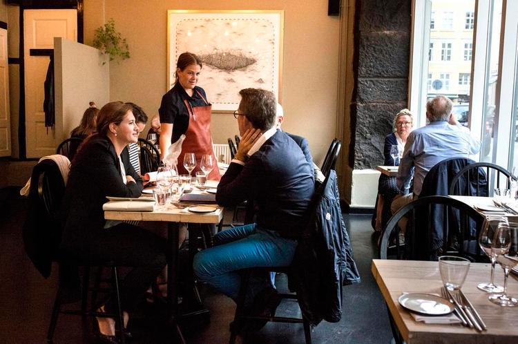 Moderne. Værksted 1751 har fortrængt den vildskab og fandenivoldskhed, der engang regerede i gaden. 