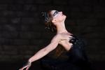 Filmstrid. Natalie Portman som den udfordrede balletdanser i 'Black Swan'. Nu får praktikanterne endelig penge for deres arbejde med filmen. 