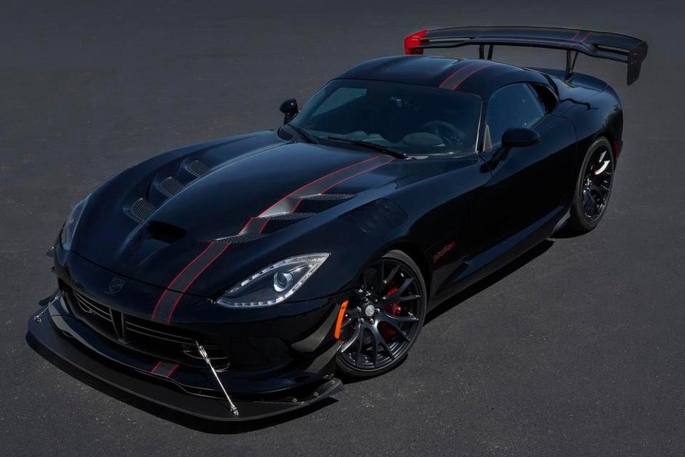 SPØGERI. VoooDoo II Edition ACR er en af de mere dystre specialmodeller af Viper. 