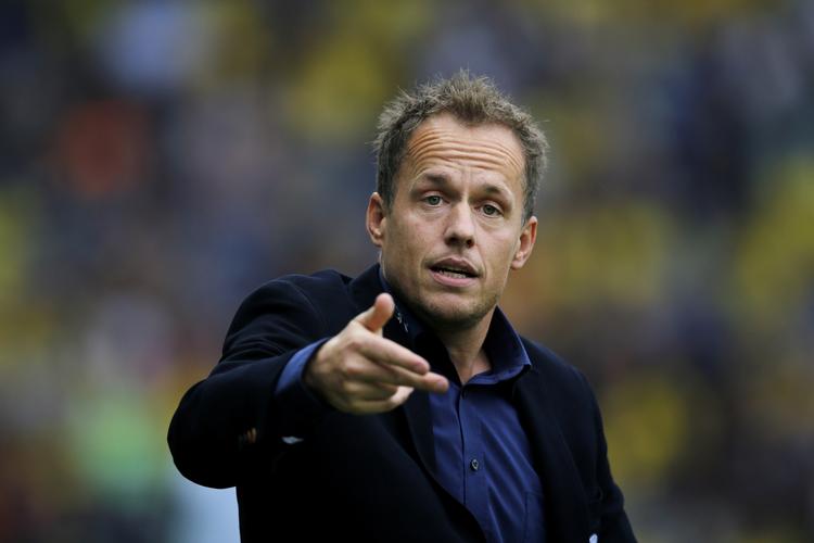 Træner Jakob Michelsen glæder sig til en helt almindelig og speciel fodboldkamp i aften. 