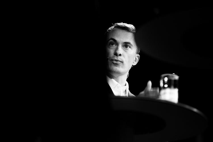 artikelkritiker. Dansk Folkepartis Morten Messerschmidt vil blandt andet have kigget på menneskerettighedskonventionens artikel 8, som skal sikre alle retten til familie og privatliv. 