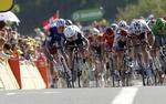 sejrherre. I selskab med feltets bedste sprintere var Mark Cavendish (tv.) for 4. gang i år hurtigste mand. 