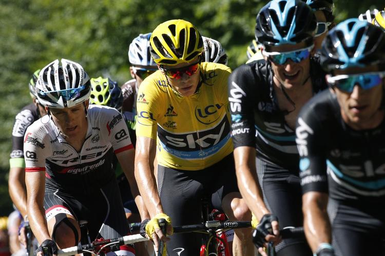 Sergio Henao, helt ude til højre, var blandt Chris Froomes hjælpere i sidste års Tour de France, og nu står han selv på tærsklen til den store succes i Paris
-Nice. 