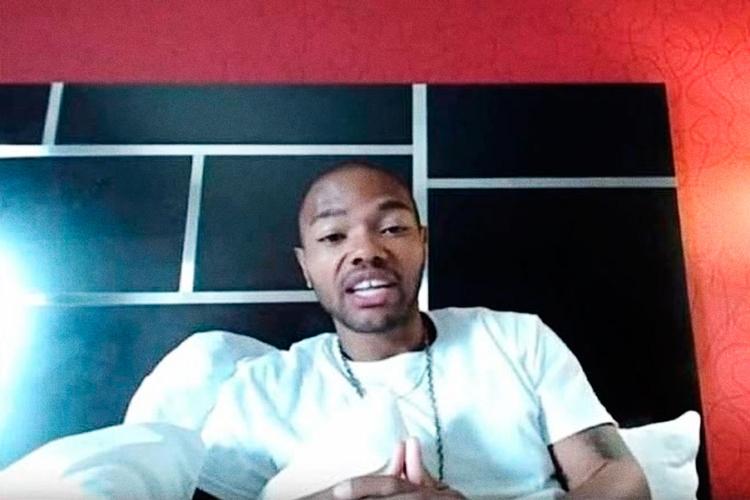 Gerningsmand. Gavin E. Long lagde videoer op på forskellige hjemmesider, hvor han udtrykte  vrede over, hvordan hvide politimænd behandler sorte borgere i USA og opfordrede til at slå tilbage.  Foto fra Youtube. 