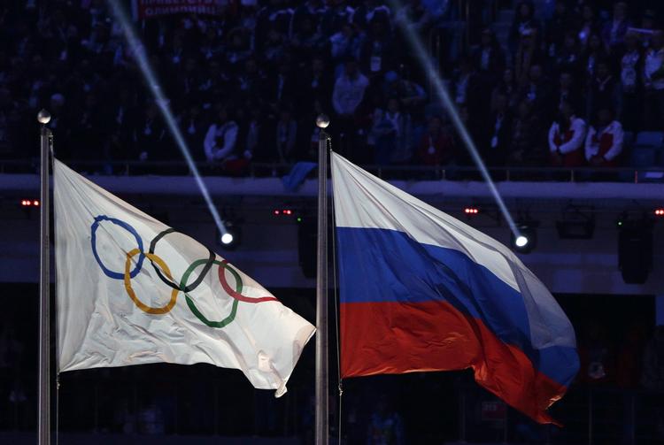 doping. Det russiske flag kommer muligvis ikke til at vaje ved siden af det olympiske, hvis landet bliver udelukket fra OL i rio. 