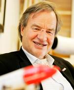 nationalhelt. Norwegian er Bjørn Kjos' livsværk. Engang blev han smidt ud af SAS. Det skulle de måske ikke have gjort. 