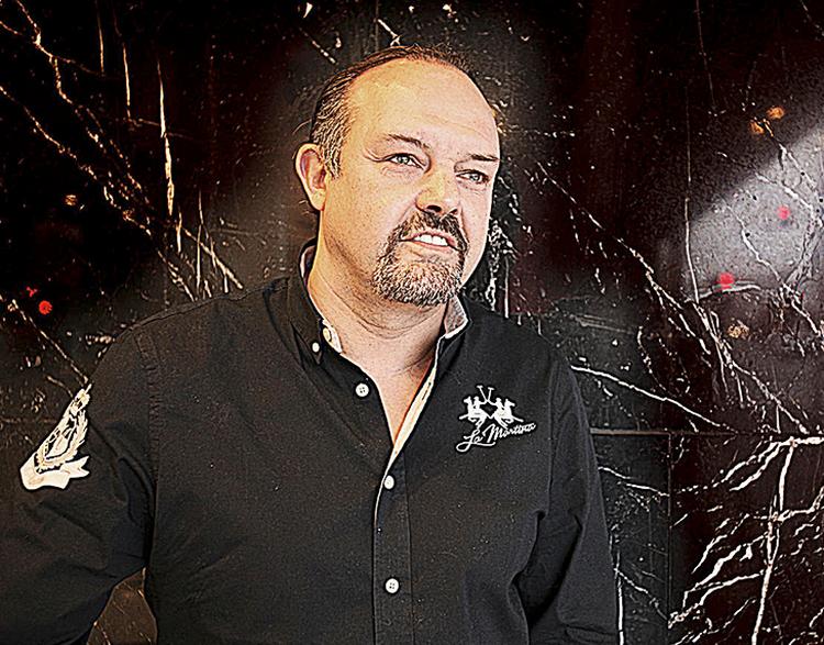 Knockout. Hans Henrik Palm nåede flotte resultater som professionel bokser. Til gengæld har han oplevet gevaldige rutsjeture som forretningsmand og investor. 