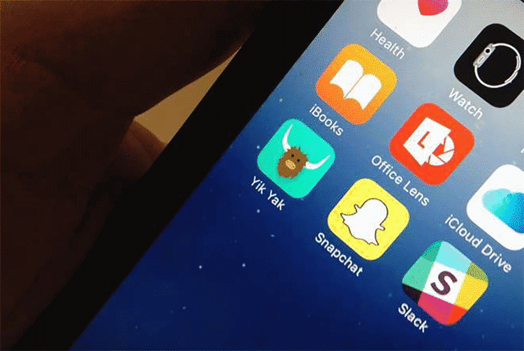 SKRÆDDERSYET. Snapchat forsøger nu at patentere teknologi, der kan sende dig reklamer baseret på, hvad du tager billeder af i app'en (Foto: AP Photo/Ronald Lizik). 