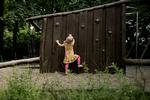 Omsorg. I Børnehuset Hurlumhej må pædagogerne hver dag gå på kormpromis med deres faglighed, oplever lederen Bettina Brandt. 