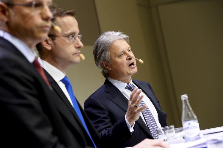 Topchef. Adm. direktør Casper von Koskull (th) kalder det »ikke acceptabelt«, at Nordea har haft utilstrækkelig egenkontrol, men glæder sig over, at medarbejderne, ifølge undersøgelsen, ikke har bidraget proaktivt til skatteunddragelse. Arkivfoto. 