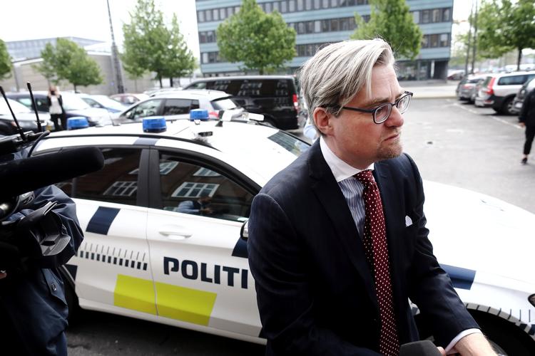 Politiminister. Søren Pind (V) lover handling over for bagmænd, som chikanerer Christiania-betjente på nettet. 