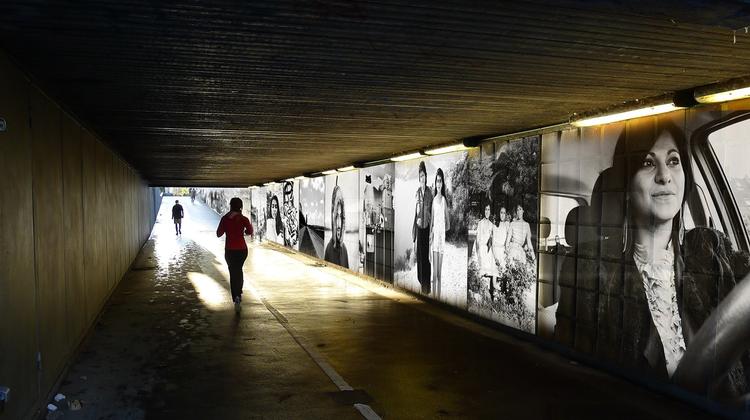 Tunnel. Under Dronning Louises Bro rykker en udstilling ind i august. 