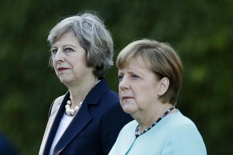 Skilsmisse. Både Storbrianniens May og Tysklands Merkel er enige om, at en skilsmisse er uundgåelig efter Brexit. 