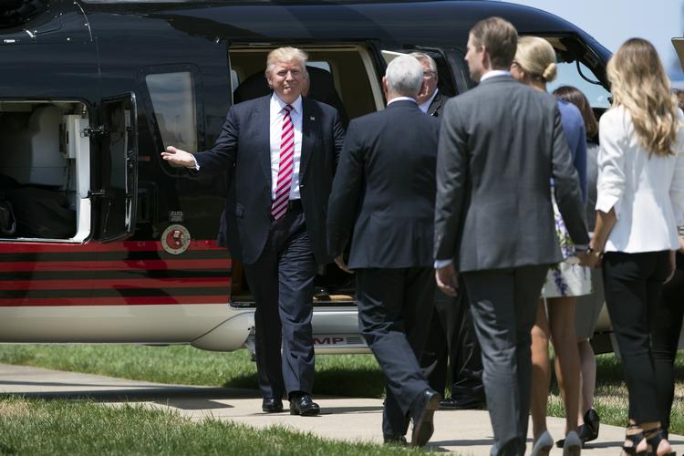 Udenrigspolitik. I et interview med New York Times sår Trump tvivl om, hvordan Nato vil se ud, hvis han bliver præsident. 