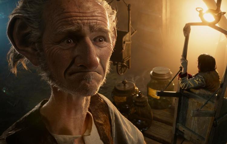 tam. 'Den store venlige kæmpe' er i Spielbergs fortolkning blevet en helt ufarlig hyggefilm. 