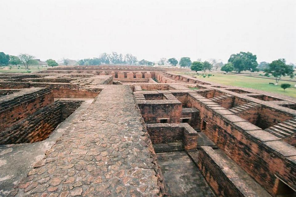 INDIEN. Det arkæologiske område i Nalanda i delstaten Bihar betragtes som det ældste universitet på det indiske subkontinent. 