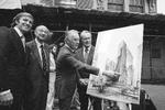 Donald Trump og New York-guvernør Hugh Carey peger på en tegning af  New York Hyatt Hotel Commordore Hotel, Juni 28, 1978. Allerede som helt ung var Donald Trump kendt som driftig ejendomsudvikler på Manhattan. 
