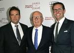 Farmand. Rupert Murdoch flankeret af sønnerne Lachlan og James Murdoch. 