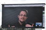 Transmission. Edward Snowden optrådte også på årets Roskilde Festival, hvor han advarede om den omfattende indsamling af private data. 