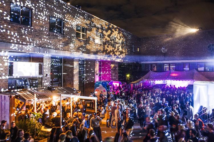 Trailerpark. Lysdesign er en vital del af festivalen, der finder sted for sidste gang på torsdag. 