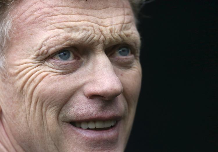 Managerskifte. Sam Allardyce har forladt Sunderland for at blive engelsk landstræner. Afløseren bliver skotten David Moyes, der tidligere har haft succes i Everton, men senere har haft mindre succes i Manchester United og Real Sociedad. 