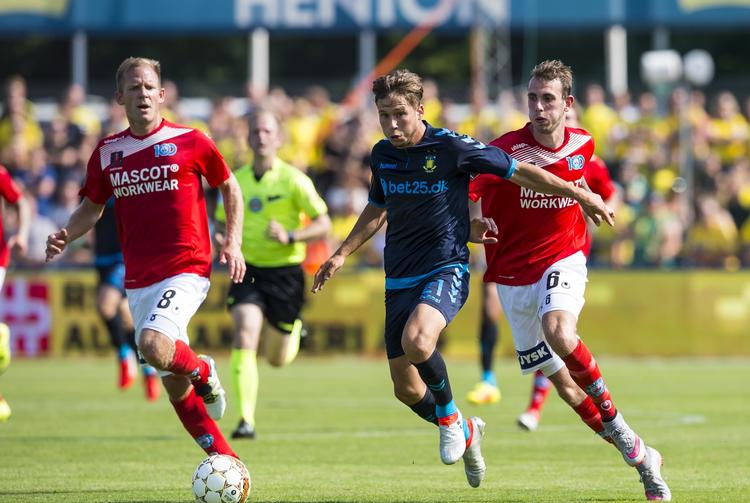 0-2. Andrew Hjulsager (midt) var en af Brøndbys målscorere i udekampen mod Silkeborg. 