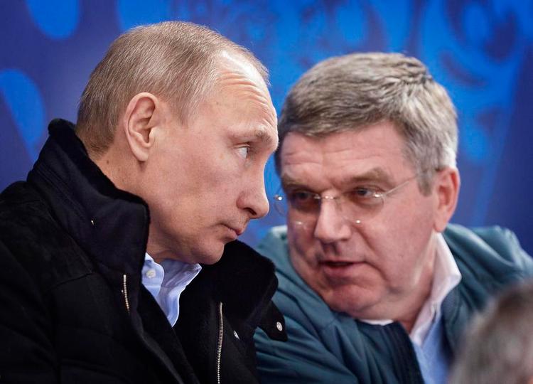 kammerater. Præsident Putin og OL-boss Thomas Bach har ofte stukket hovederne sammen. Tætte bånd til russerne var med til at bringe Bach til magten i IOC. 