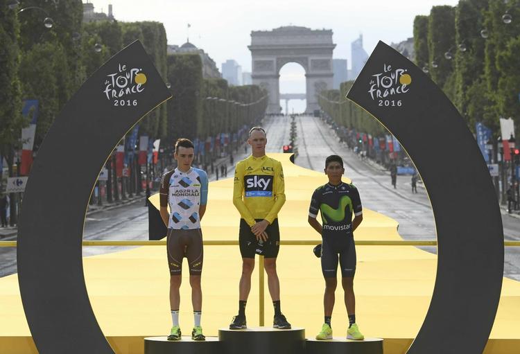 Vinder. Chris Froome tronede øverst p åpodiet i Paris, og hans hold vandt også de fleste penge. 