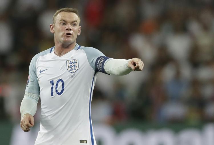Ventetid. Først til efteråret får Wayne Rooney besked på, om han fortsat er engelsk landsholdsanfører. 