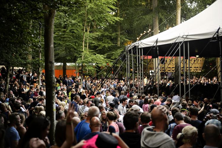 SMUKFEST. Menneskemængder og stemning foran P3 teltet i Skanderborg sidste år. 