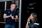 Pres. Landstræner Gudmundur Gudmundsson (tv.) i samtale med Kasper Søndergaard, der endnu ikke er 100 procent klar efter en mindre skade. 