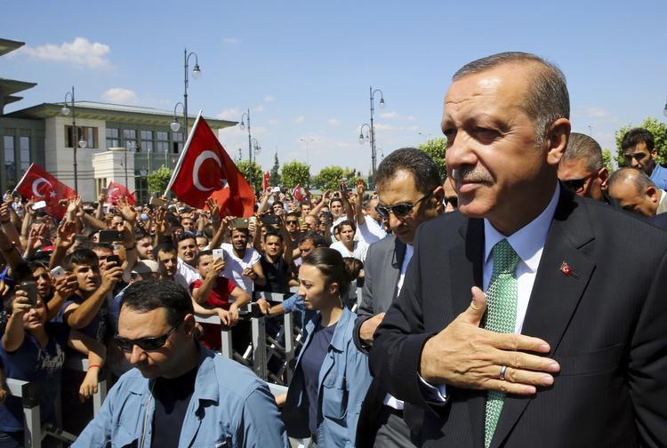 Advarsel. Tyrkiets præsident, Recep Tayyip Erdogan, nævner ofte muligheden for, at flygtninge igen kan strømme ind i Europa. 