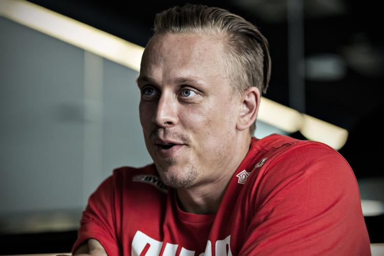 ferieramt. Morten Olsen måtte lige vurdere situationen, da han blev ringet op på ferie på Bali med et tilbud om at spille sig på OL-holdet. 