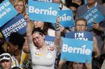Tårer. Bernie Sanders talrige tilhængere ved Demokraternes konvent, gav den socialdemokratiske senator en stormende velkomst. (Foto: AP) 