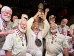 SPEJLINGER. Dave Hemingway vandt i weekenden titlen som årets Hemingway-lookalike. En konkurrence, der afholdes hvert år på Ernest Hemingways tidligere stambar, Sloppy Joe's, i Key West i Florida. Foto: AP 