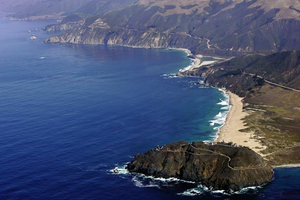 Det er dette syn, turisterne kommer rejsende for at se ved Highway 1. Ofte er der så tæt tåge, at man intet kan se. 