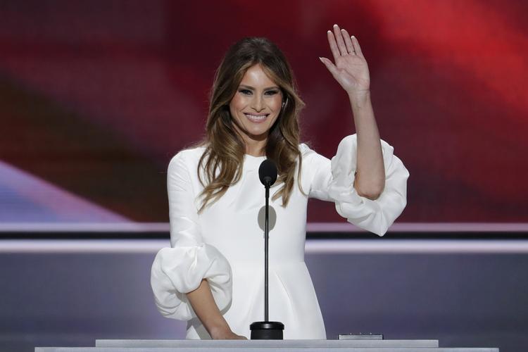 Kandidatfrue. Melania Trump har lukket sin hjemmeside, efter at hun er blevet beskyldt for at pynte på sit cv. 