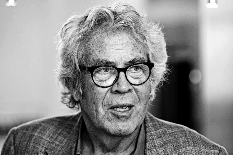 Æstetik. »Jeg bliver pludselig opildnet af rammen, storheden og det internationale samkvem«, fortæller Jørgen Leth, som lægger særligt vægt på det æstetiske i sportsgrenene, når han vurderer OL. 