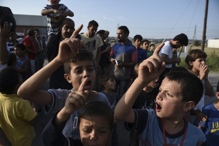 Uro. Migranter og flytgninge demonstrereri Grækenland over levevilkårene i Oreokastro-lejren ved Thessaloniki. Flytgningestrømmen er igen tiltagende. 