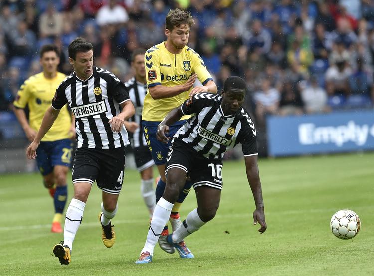 2-2. Brøndby havde mest spil og flest afslutninger, men Horsens vendte 2-0 til 2-2 på hård fight og gode kontraløb. 