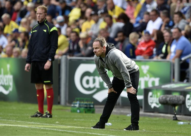 2-2. Brøndby-træner Alexander Zorniger havde i pausen advaret sine spillere om, at Horsens ville vende tilbage i kampen, hvis ikke Brøndby opretholdt et højt pres. 