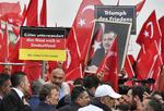 Protest. Omkring 30.000 tilhængere af den tyrkiske præsident Erdogan deltog i dagens demonstration i Köln. 