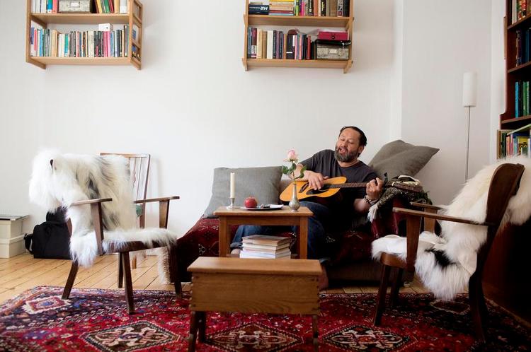 Normen. Til alle dem, der stemmer LA nede i den anden ende af postnummer 2450, siger Joseph Zanella: »Hold nu fast i jeres liberale principper om at give plads til dem, der ikke er ensrettede«. 