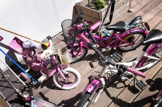 Børnene har god plads til at parkere i den nye del af Sydhavnen. 