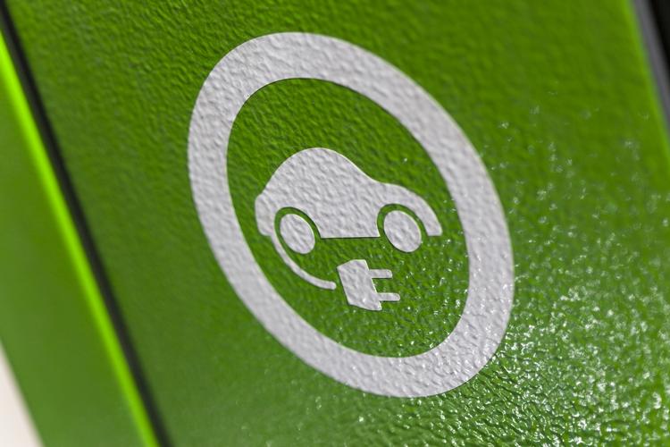 Strømsvigt. Omstillingen af de kommunale bilflåder til el er gået i stå, efter at nye afgifter har fået prisen på bilerne til at stige. 