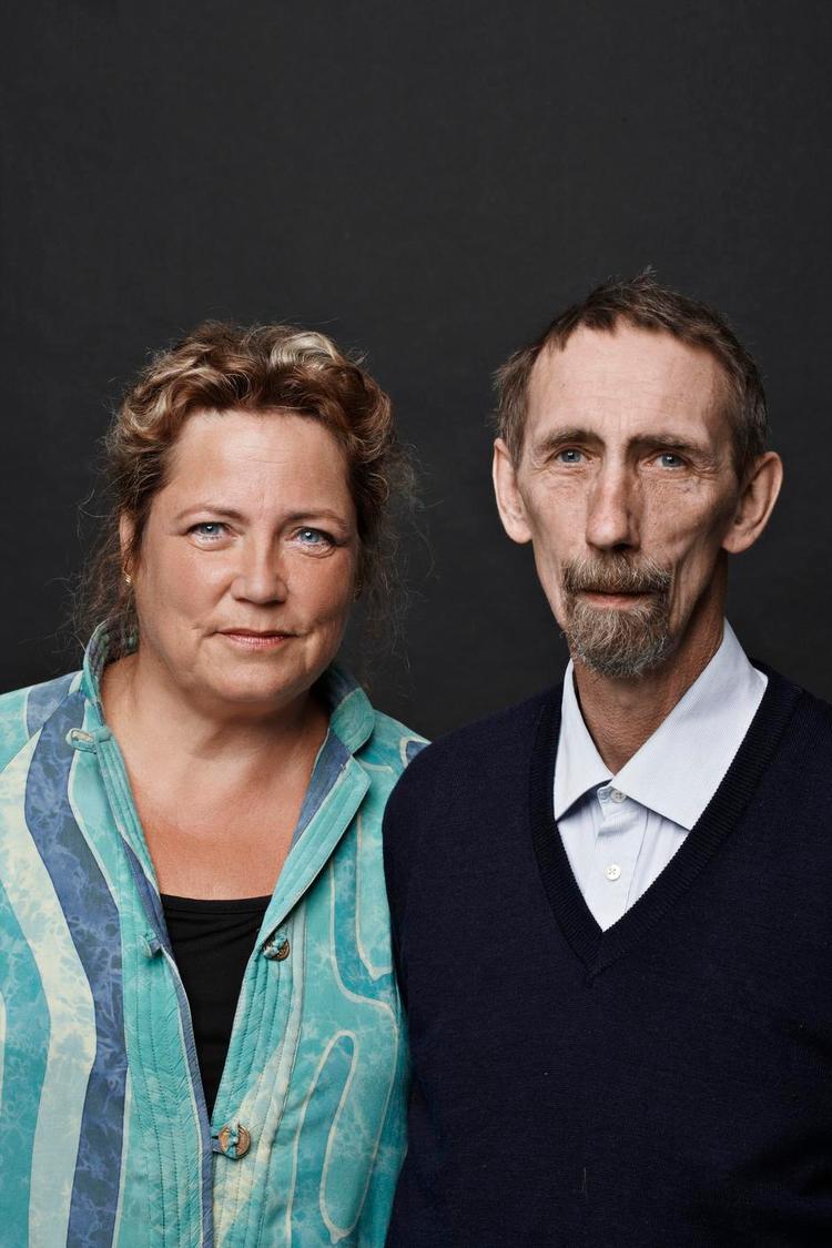 Forfatterduo. Lotte og Søren Hammer har taget en pause fra deres krimiserie og har skrevet en ny roman om besættelse, ungdom og mobning. 