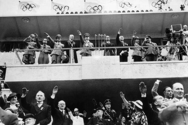 Profiler. Hitler fik selskab af prominente navne som Goebbels, Göring og Leni Riefenstahl. 