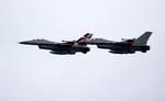 Krig. Danske F-16 fly har kastet de første bomber mod Islamisk Stat i Syrien. 